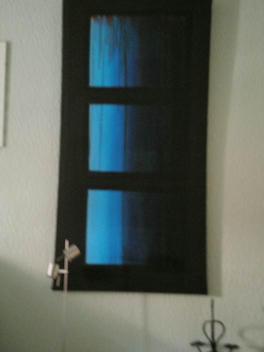 three screens bleeding